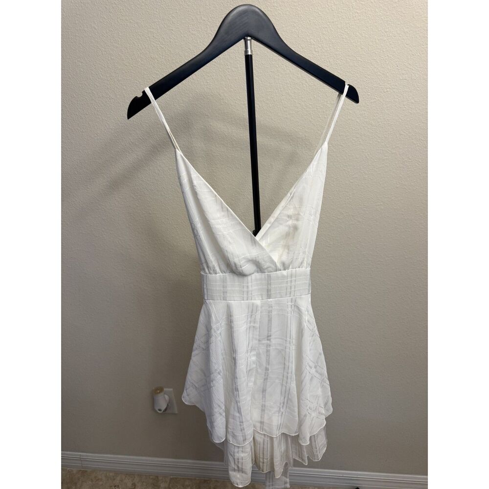 Simplee White Textured Plaid V-Neck Tiered Ruffle Dress Large